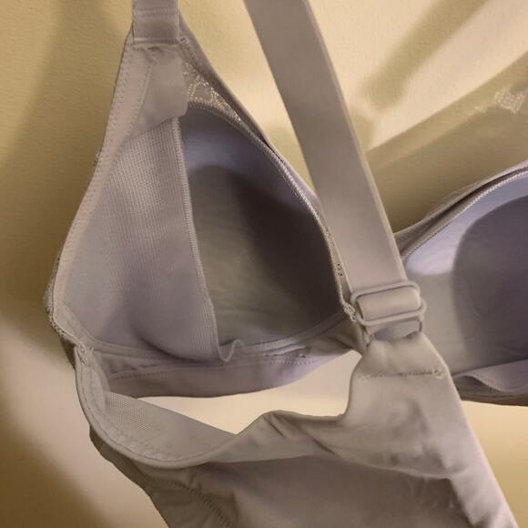 Breezies Floral Leaf Overlay Contour Wirefree Bra Cloudless Blue Sz 40C A391264 - Picture 13 of 13